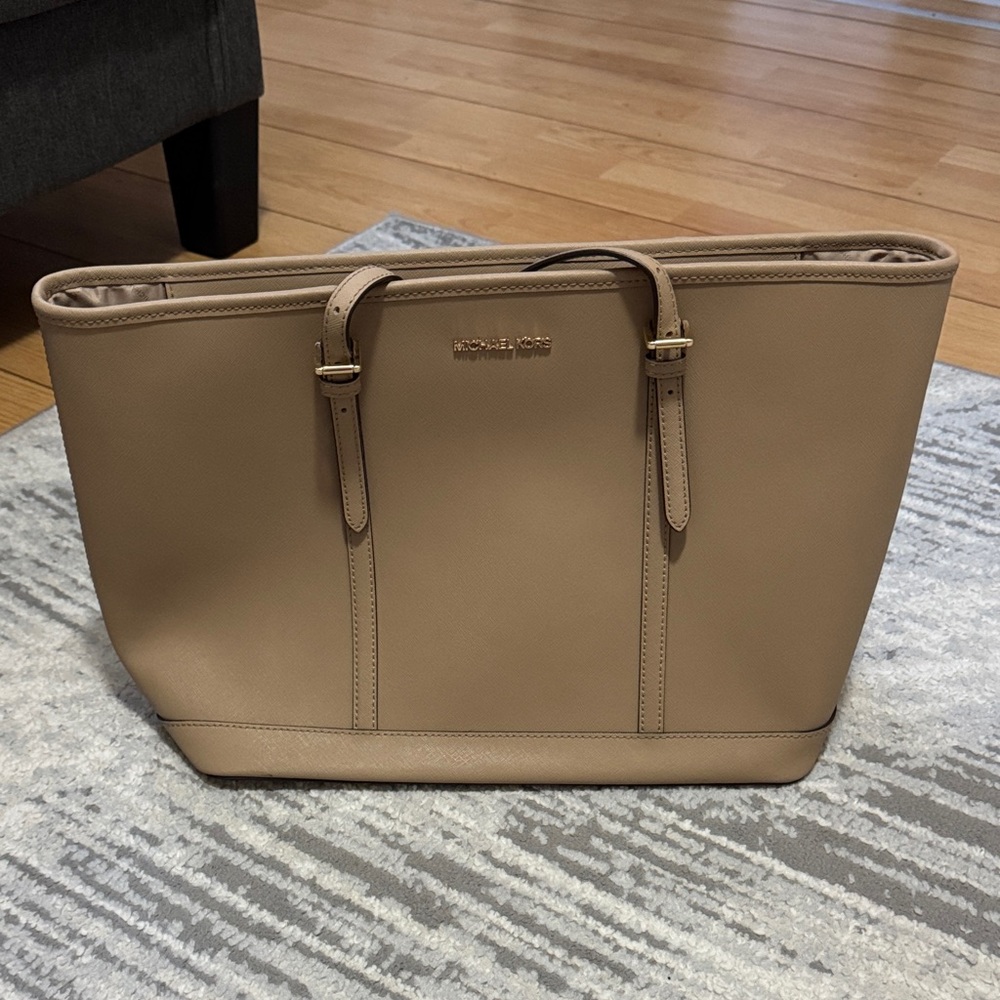 Michael Kors Beige Leather Handbag